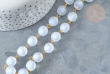 Chaine perle ronde acrylique blanc bleuté 11mm fer doré, Chaine dorée, x1 mètre (G7815)