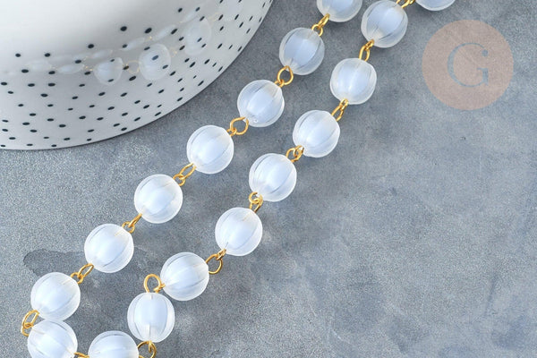 Chaine perle ronde acrylique blanc bleuté 11mm fer doré, Chaine dorée, x1 mètre G7815