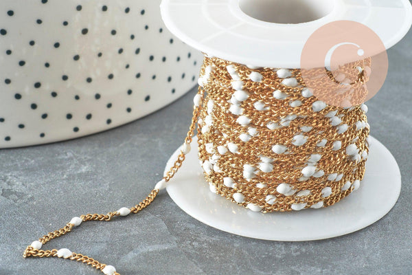 Chaine plate acier inoxydable doré IP fantaisie résine blanc 2.5mm, x1 mètre (G10012)