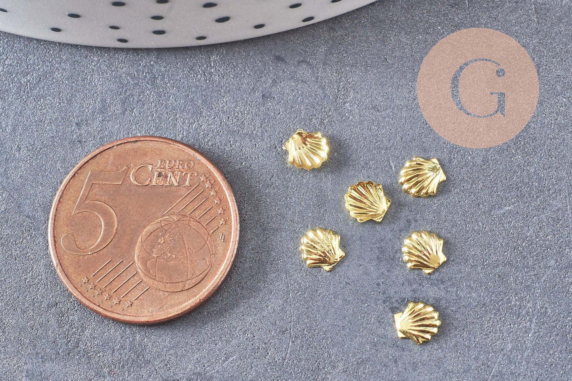 Charm à coller zamac doré coquillage,thème océan coquillage, fournitures à coller pour décorer pierres 5x5mm, les 200, x1 G7050