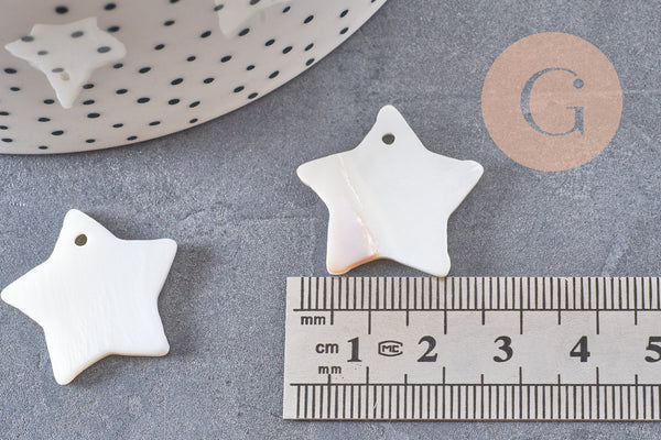 Charm etoile nacre blanche naturelle 25mm, x5 (G1082)