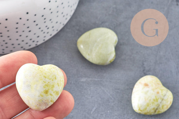 Coeur péridot naturelle 20-70mm, péridot naturel roulé, pierre semi-precieuse, séance lithothérapie, x1 (G5617)
