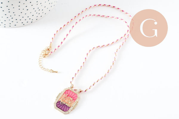 Collier médaille émaillée rose violet LOVE IS THE ANSWER zamac doré, collier cordon tressé 45cm x1 (G9565)