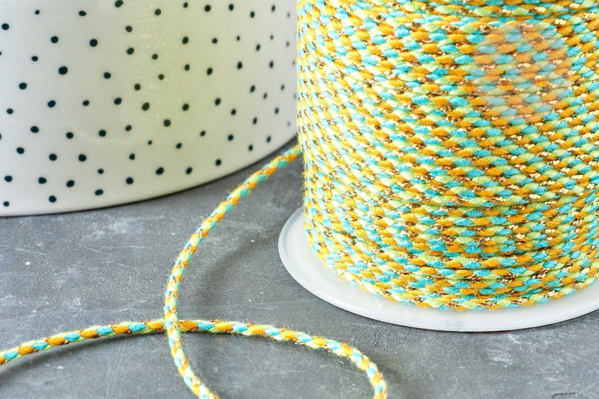 Cordon tressé vert jaune turquoise fil doré 1.5mm-2mm, x 1Mètre (G8125)