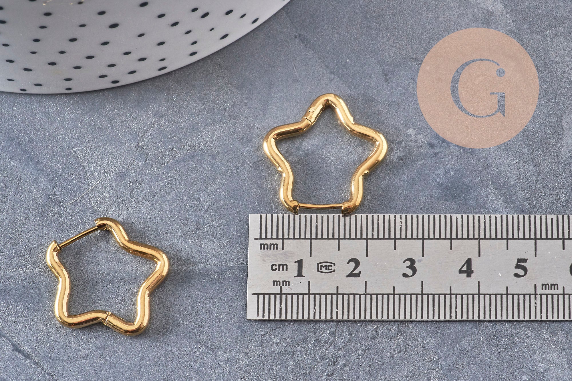 Créoles étoile acier 201 inoxydable doré 18K IP 23mm, la paire (G10966)