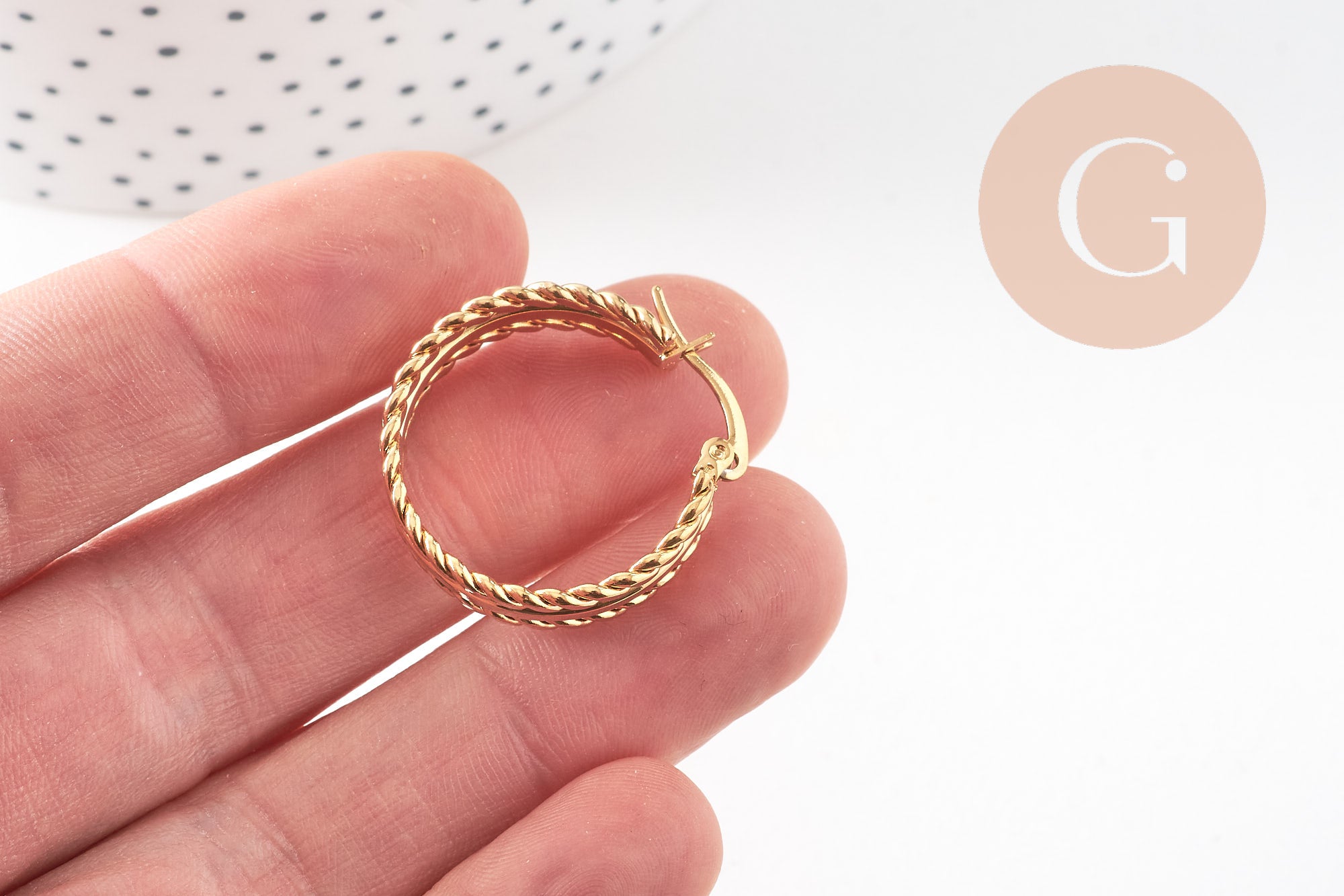 Créoles larges acier doré, oreille percée,sans nickel, boucles sans nickel, boucles acier, 27mm la paire (G0213)