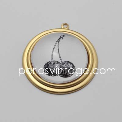 EP 1 Pendentif cerise en laiton