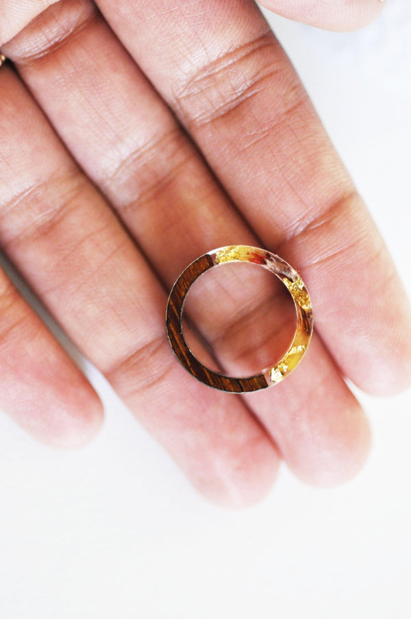 EP Bague ébène bois résine feuille d'or jaune 17.5mm, x1 (G1823)