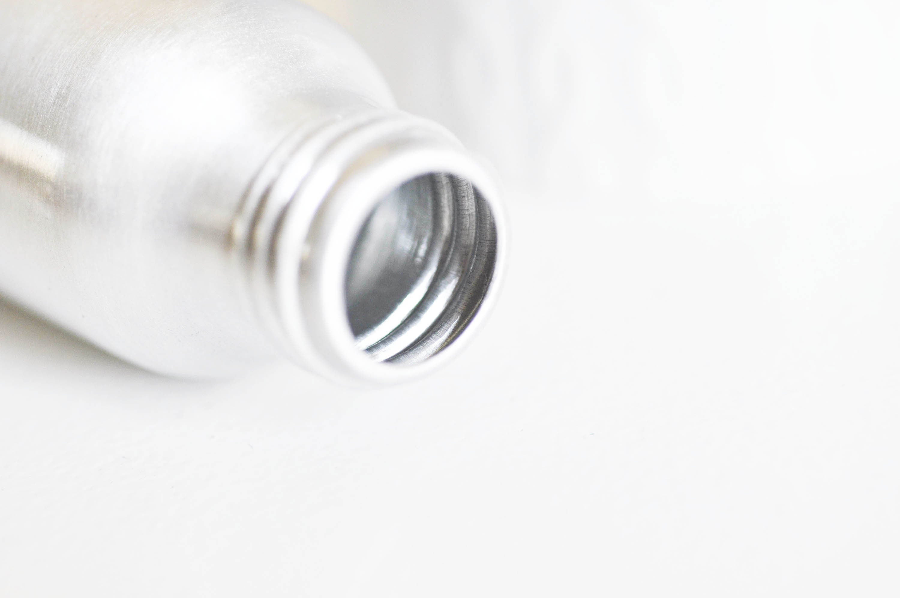 EP -Bouteille aluminium brossé bouchon plastique, bouteille métal,emballage cosmétique, flacon cosmétique, cosmétique maison,8x3cm,30ml-G2073