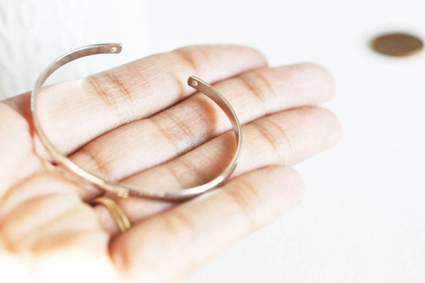 EP Bracelet jonc réglable finition or blanc percé 55mm, x1 (G0525)