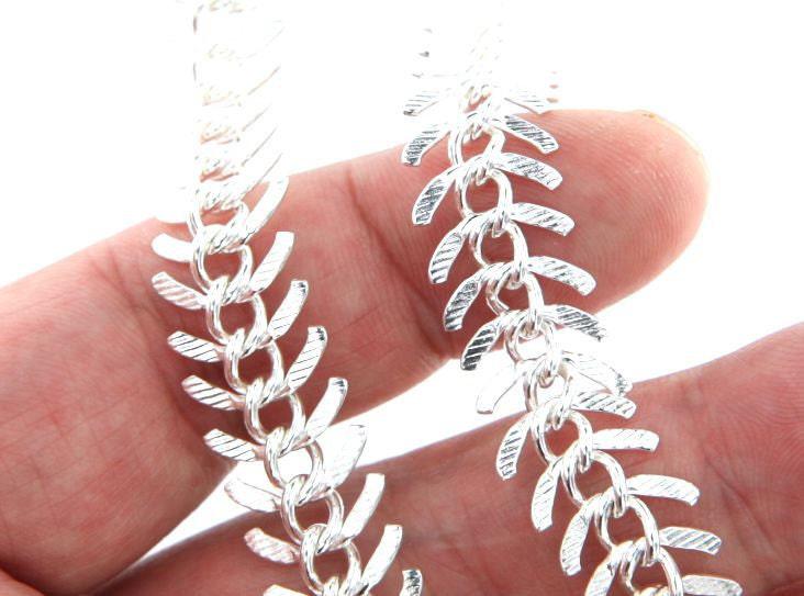 EP Chaine Arrêtes de poisson Fishbone en laiton argenté,chaine bijou, création bijoux,chaine fantaisie,sans nickel,1metre,G2389