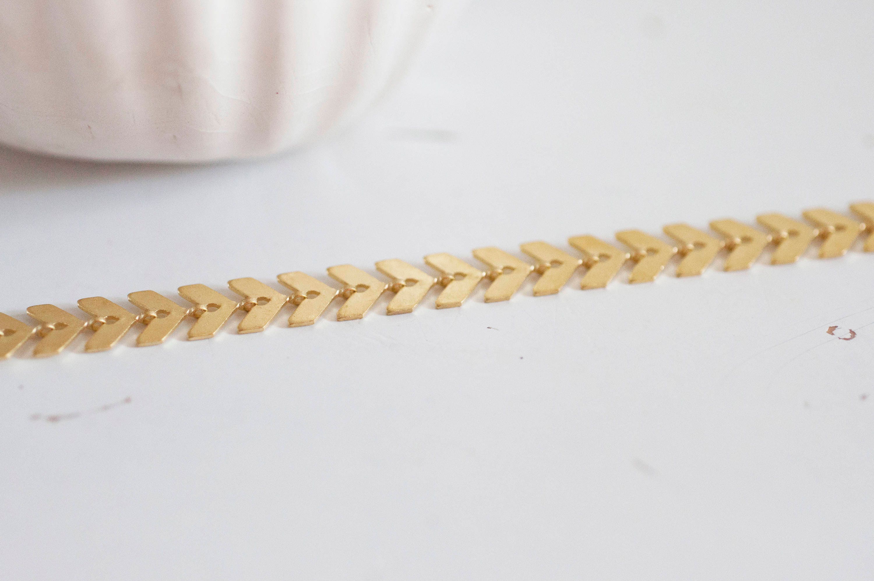 EP Chaine chevron laiton doré mat, fourniture créative, chaine bijou, création bijoux,chaine fantaisie,sans nickel, grossiste,7.5mm, 100 cm-G27
