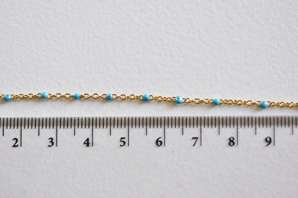 EP Chaine dorée 14 carats fantaisie acier inoxydable résine bleu 1.5mm, x1 metre (G1417)