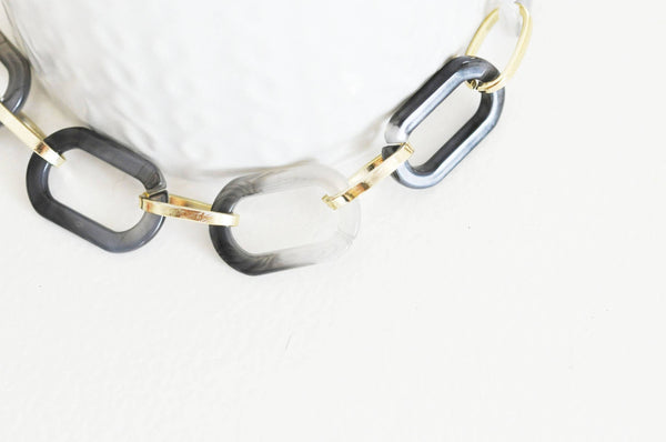 EP Grosse Chaine ronde écaille gris acrylique et aluminium doré 22.5mm, x1 mètre G4641