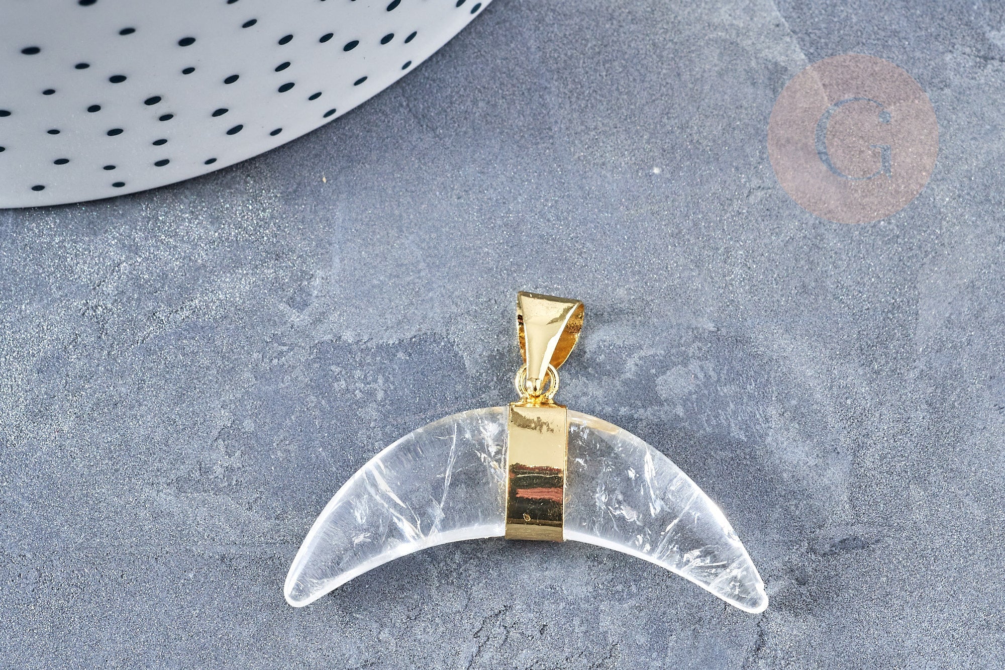 EP Pendentif croissant de lune Cristal de roche naturel support laiton doré 42mm, pierre naturelle x1 G8680