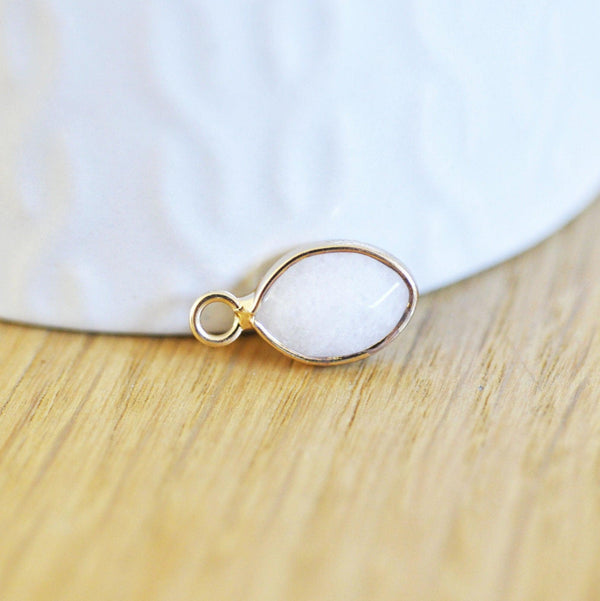 EP-Pendentif goutte jade blanc facettes,pendentif pierre,bijou pierre,pendentif pierre,jade blanc naturel,17mm, x1,G2790