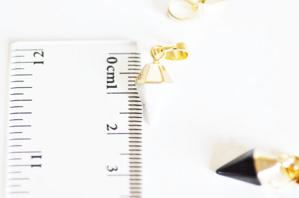 EP Pendentif howlite blanche jade noir 21mm x1 (G2620)