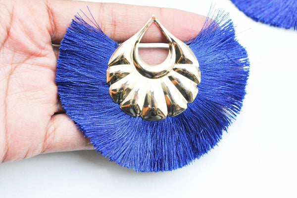 EP Pendentif large pompon fil bleu support fer doré 85-92mm, x 2 (G4535)