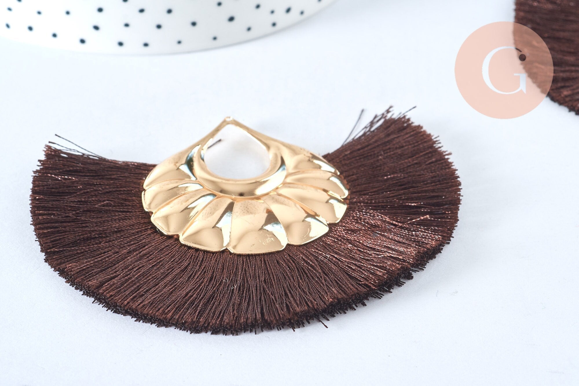 EP -Pendentif large pompon fil marron doré support doré,pendentif en fil sur support doré, 85-92mm, x 2, G4892
