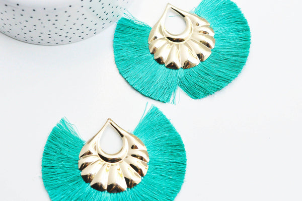 EP -Pendentif large pompon fil vert support doré,pendentif en fil sur support doré, 85-92mm, x 2 (G4538)