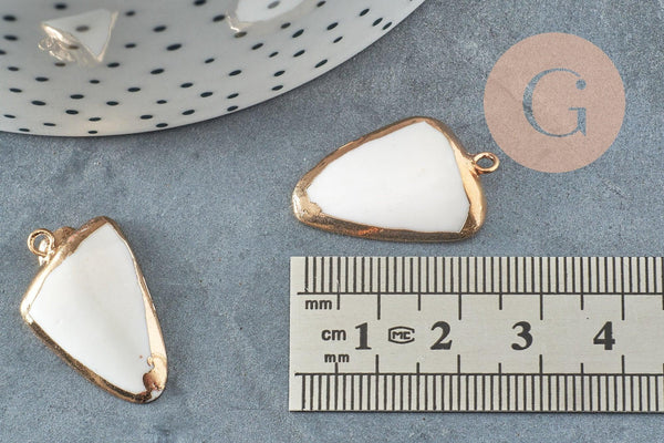 Pendentif pointe coquillage blanc laiton doré 30-40mm, x1 (G7096)