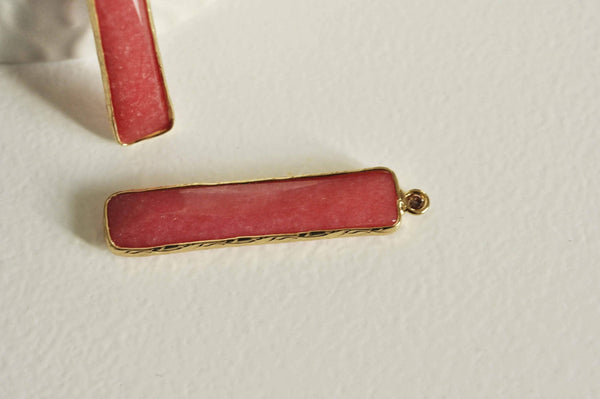 EP Pendentif rectangle jade rouge facettes doré,pendentif jade, pendentif pierre,jade naturel, jade teinté rouge,46.5mm-G1660
