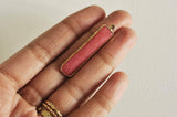 EP Pendentif rectangle jade rouge facettes doré,pendentif jade, pendentif pierre,jade naturel, jade teinté rouge,46.5mm-G1660