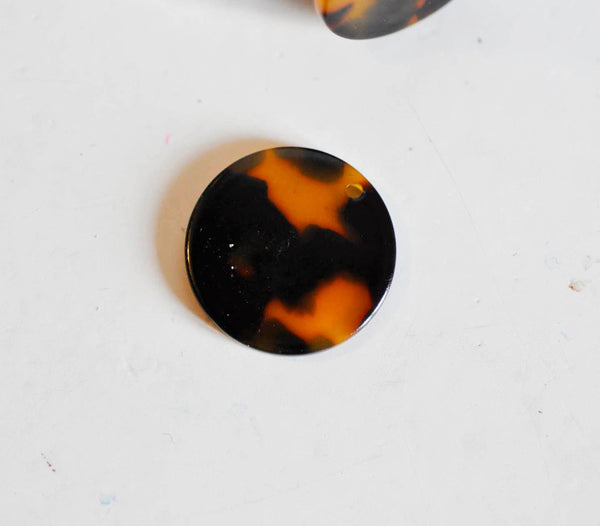 EP Pendentif rond écaille, fourniture bijoux, perle acétate, création bijoux, perles plastique,connecteur plastique,x 2, 2.2cm-G624