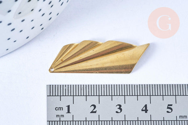 EP Pendentif triangle éventail laiton brut 42x14mm, x1 (G6431)