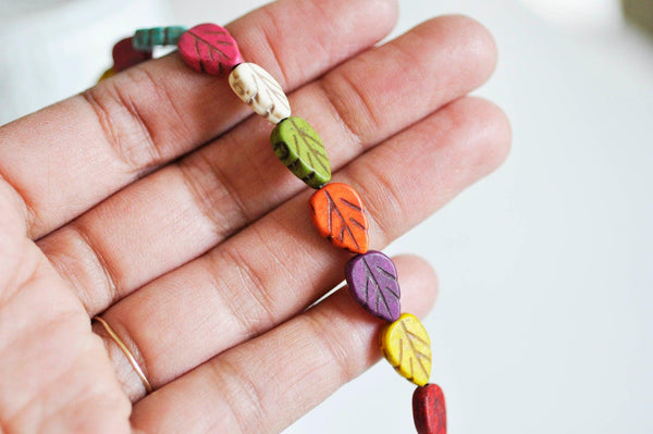 EP Perle feuille multicolore howlite, howlite,perle turquoise,howlite naturelle,perle pierre, création bijoux, x 10-G1147