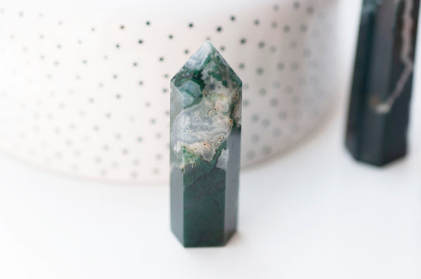 EP Pointe agate mousse verte naturelle roulée, agate mousse naturelle, pierre semi-precieuse, séance lithothérapie, la pièce G5026