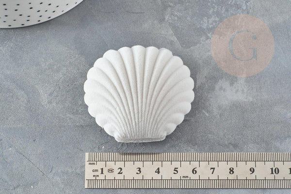 Ecrin bijou coquillage Velours gris clair 3.5x3.8cm, boite bijoux, rangement bijoux, intérieur blanc, x1 G3384