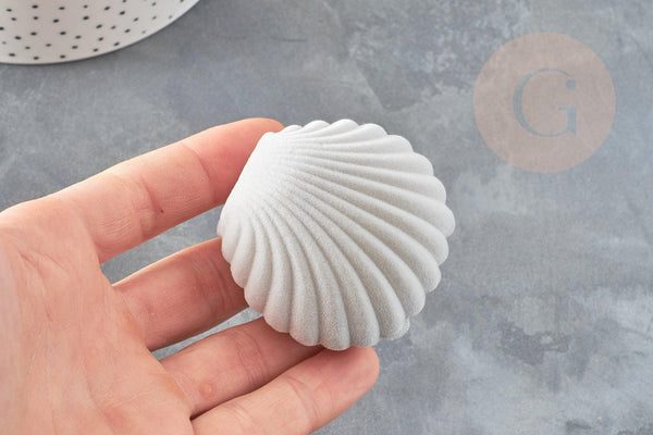 Ecrin bijou coquillage Velours gris clair 3.5x3.8cm, boite bijoux, rangement bijoux, intérieur blanc, x1 G3384