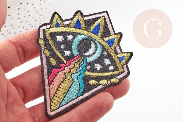 Ecusson brodé à repasser triangle oeil 86mm customisation vêtement, écusson thermocollant,patch écusson brodé, x1 G2847