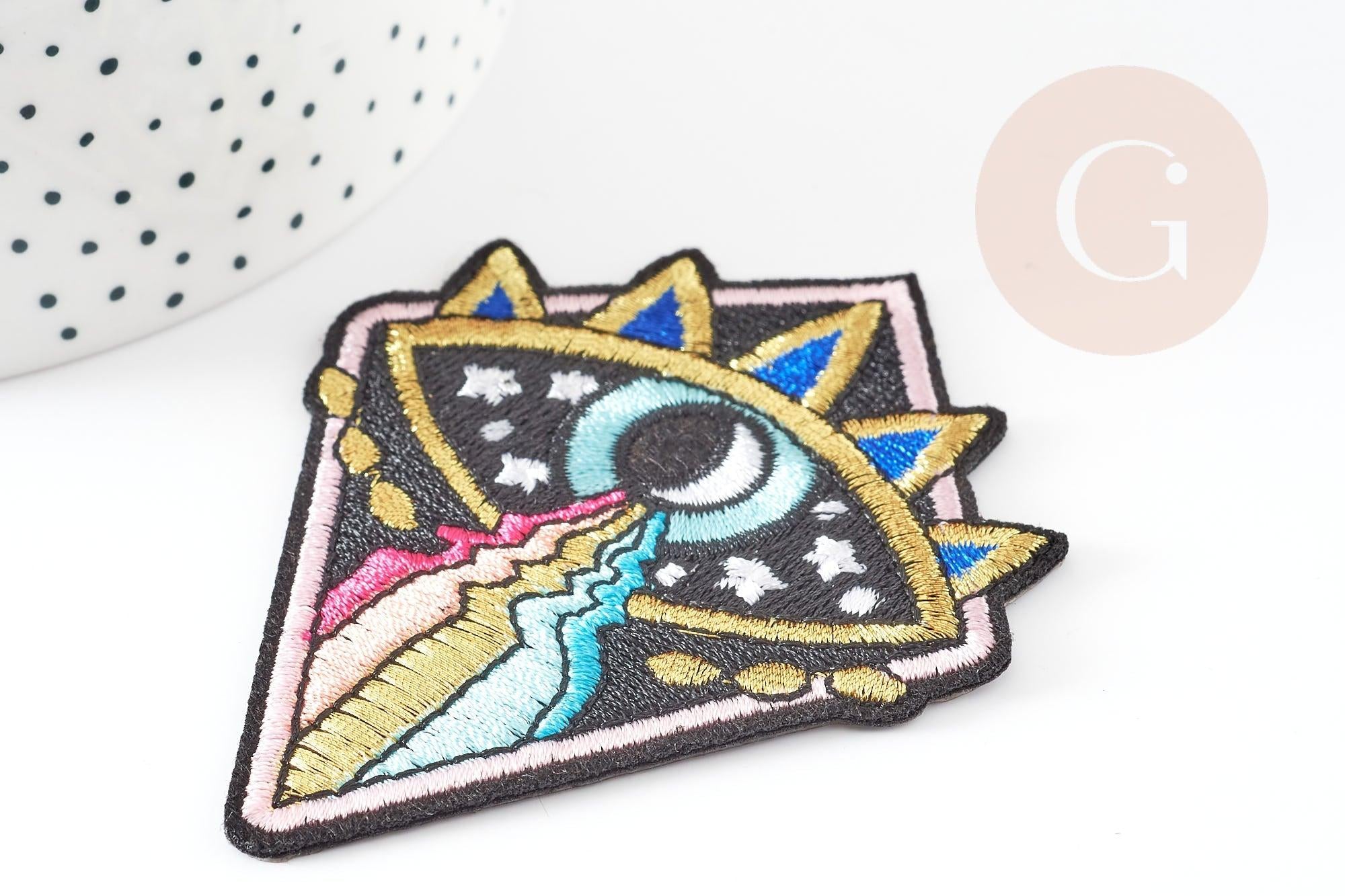 Ecusson brodé à repasser triangle oeil 86mm customisation vêtement, écusson thermocollant,patch écusson brodé, x1 G2847