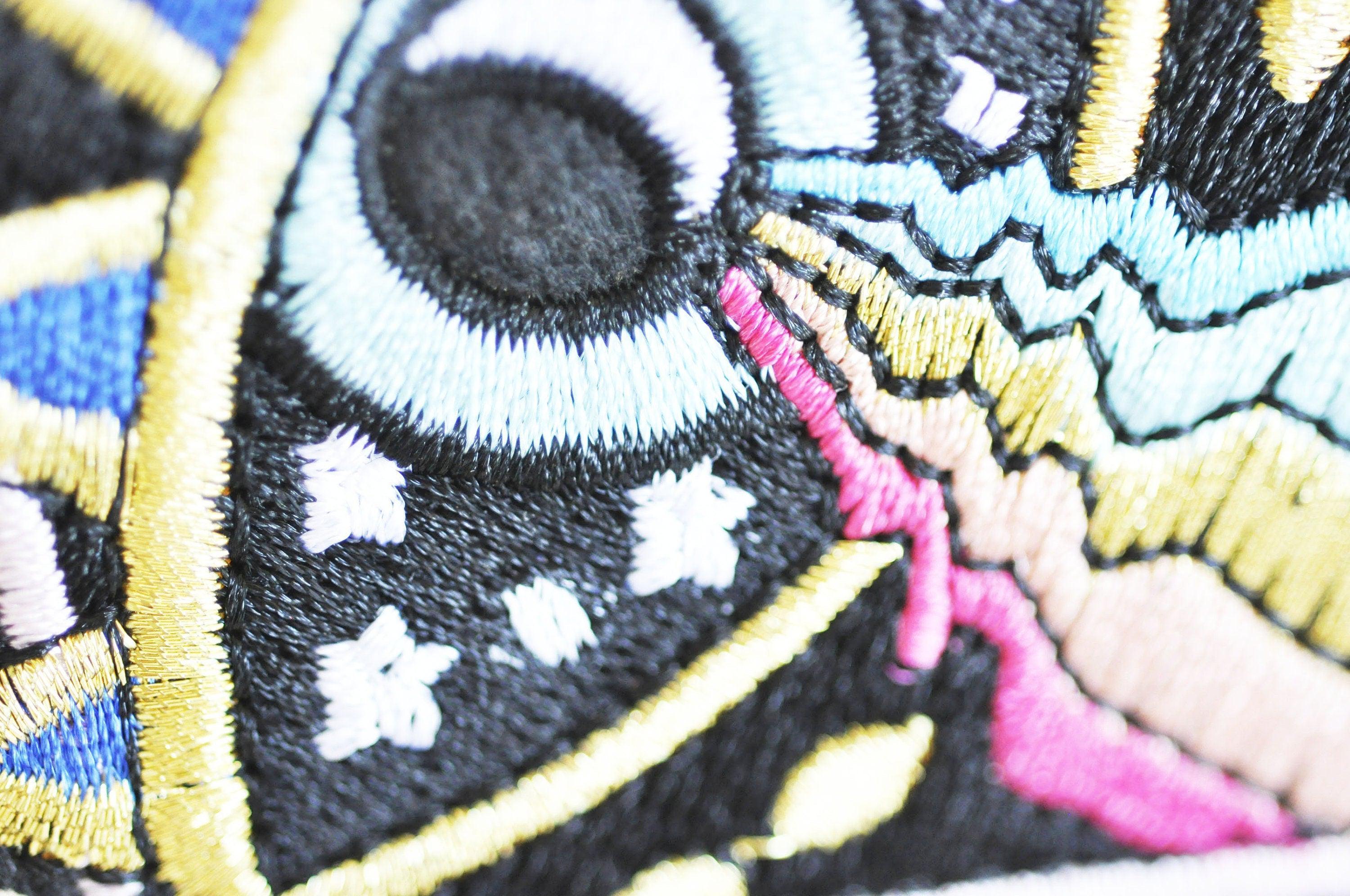Ecusson brodé à repasser triangle oeil 86mm customisation vêtement, écusson thermocollant,patch écusson brodé, x1 G2847