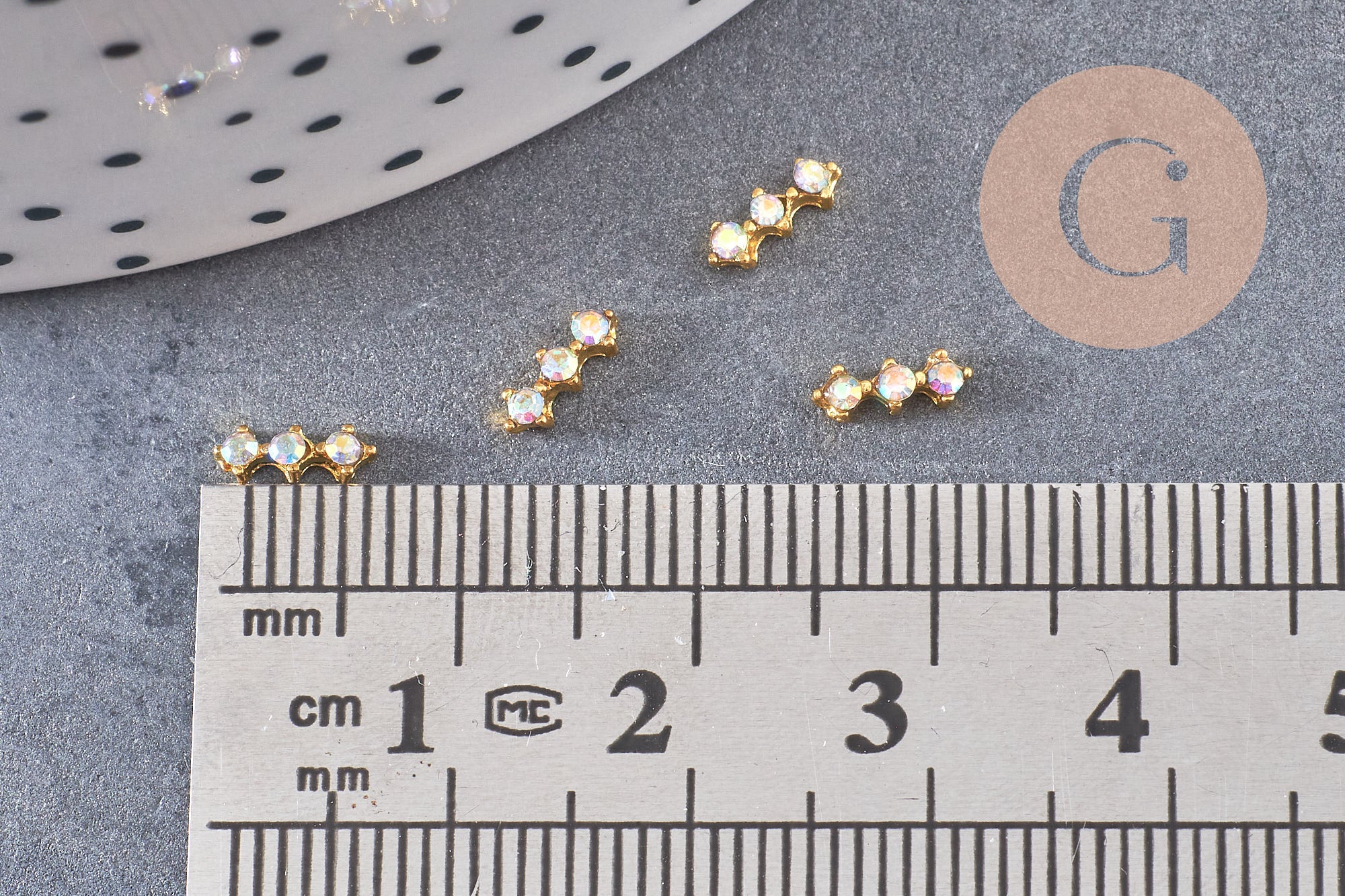 Element à coller zamac doré et zircon AB 57x2.2mm, x2 (G5252)