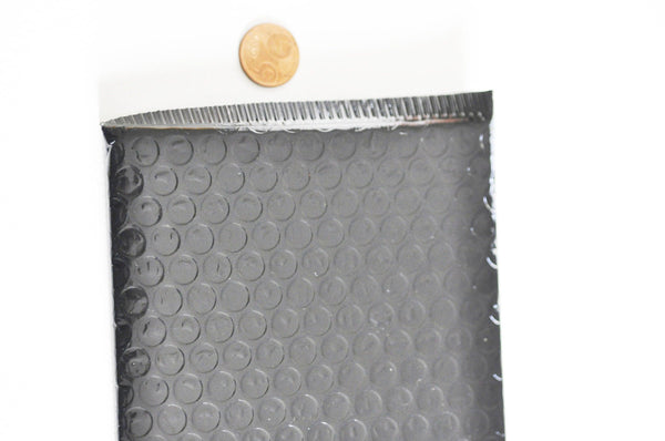 Enveloppes à bulles en plastique noir brillant 150x130mm, x10 (G3211)