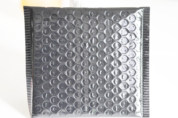 Enveloppes à bulles en plastique noir brillant 150x130mm, x10 (G3211)
