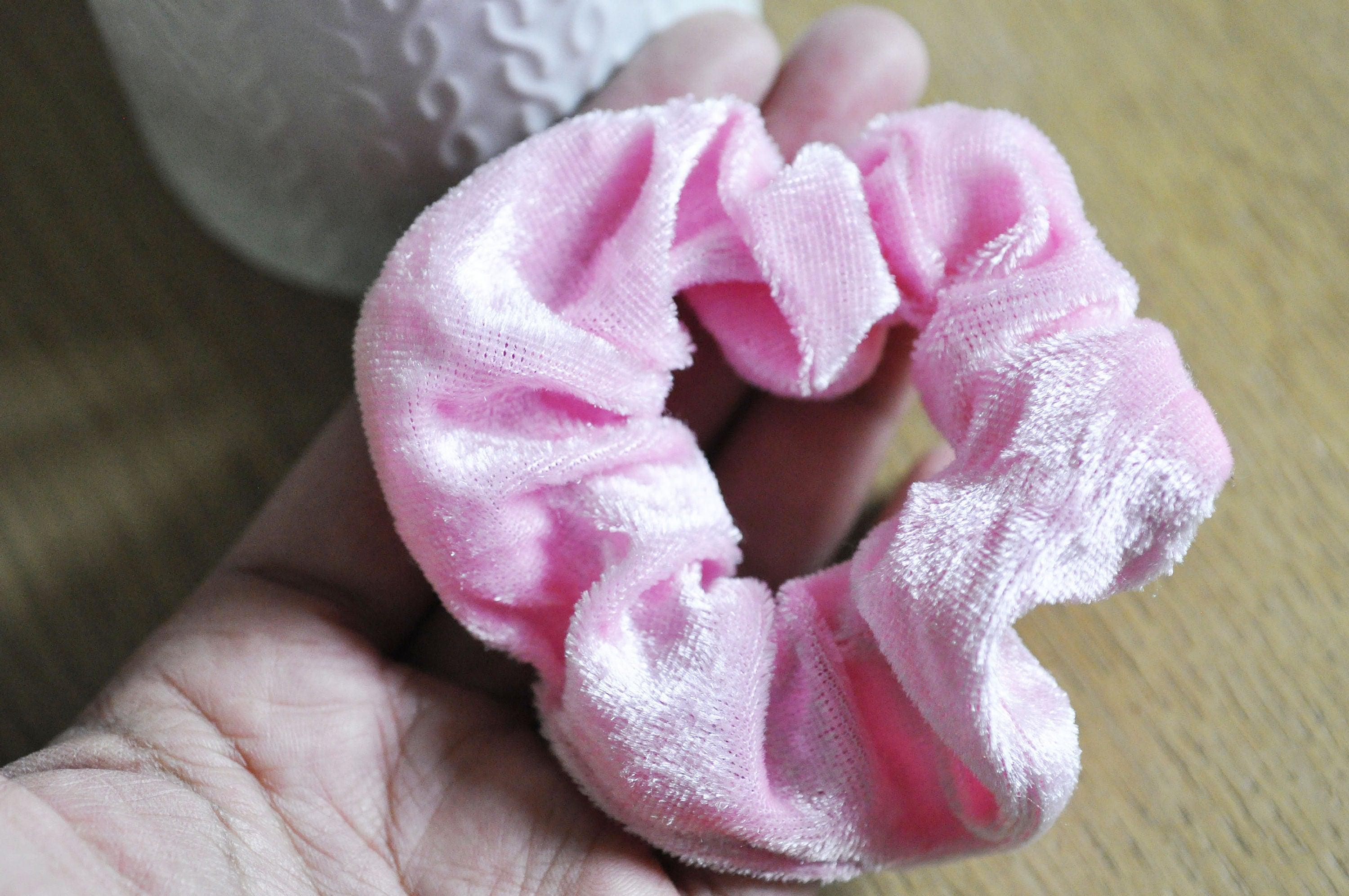 Ep Chouchou scrunchy cheveux Velours rose x1 (G5124)
