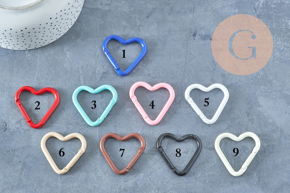 Fermoir mousqueton coeur en aluminium coloré 43mm, x1 (G8144)