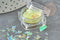 Feuille holographique jaune création de bijoux, boite de 0.3 grammes, jesmonite ou création pâte polymère, x1 G9221
