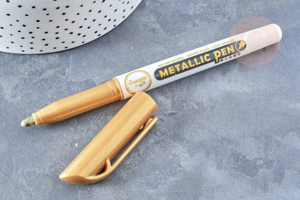 Feutre marqueur peinture métallique dorée ou argentée, x1 (G8627)