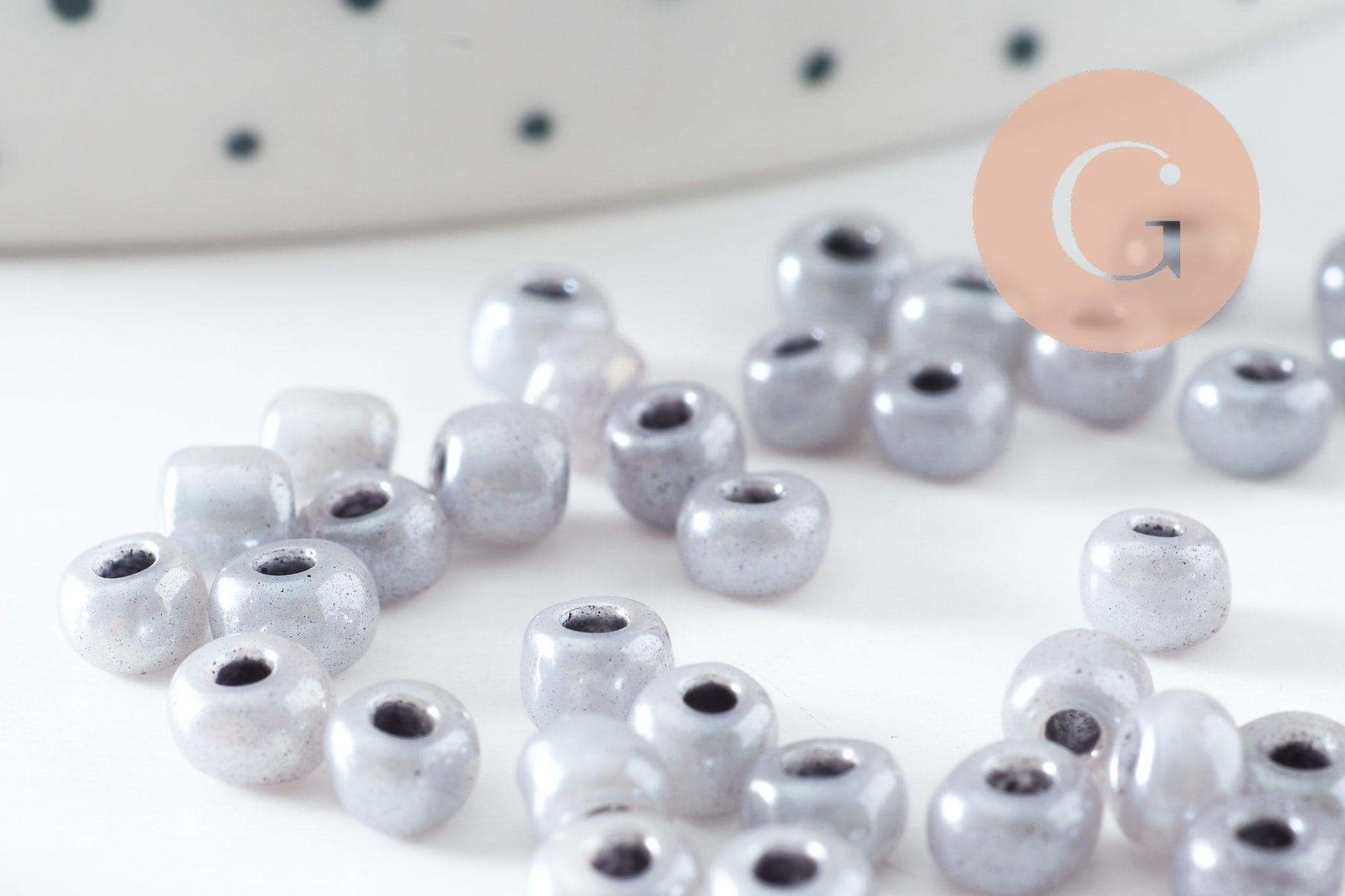 Grosses perles de rocaille gris irisé 4mm, x10Gr (G3673)