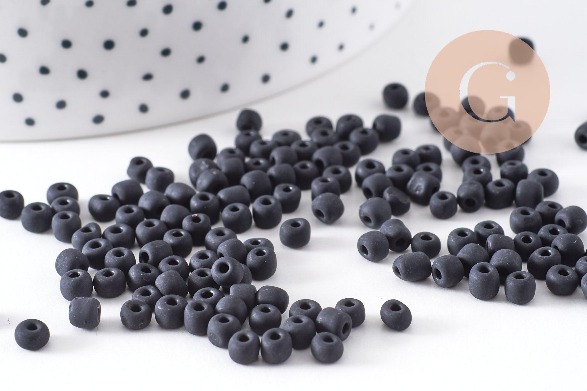 Grosses perles rocaille noir mat 3.5-4mm, x10Gr (G10400)