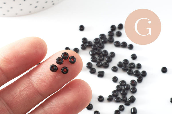 Grosses perles rocaille noire 4mm, x10Gr (G0901)