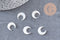 Lune nacre blanche naturelle,pendentif lune,coquillage blanc,corne percée,création bijoux,Pendentif nacre,13x12mm, les 2 (G3253)