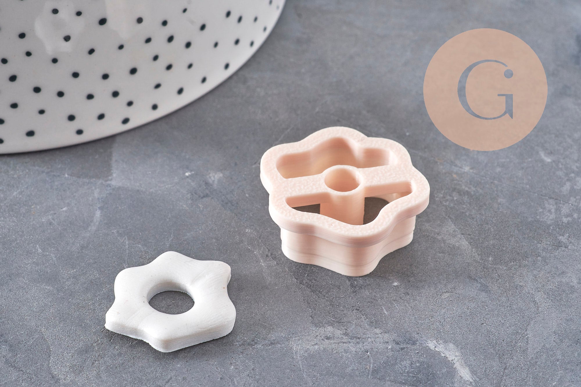 PHOTO 5 CHOIX A FAIRE Emporte-Pièce Pâte polymère Fleur créole interchangeable 20mm, x1 (G10957) VALIDE