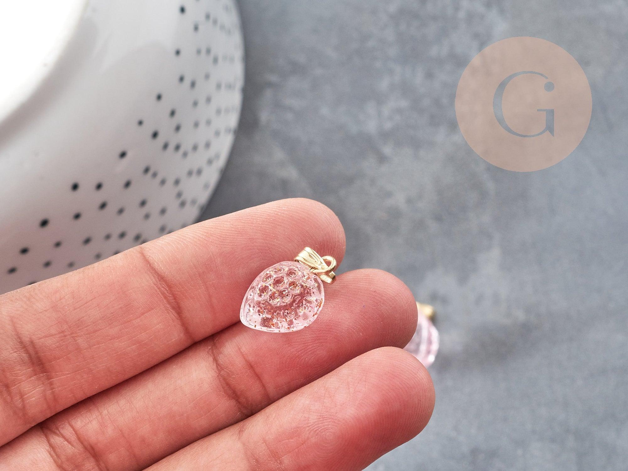 Pendentif Fraise verre rose fer doré 17~18x11~12x10mm, collier pendentif, pendentif fraise, 17~18mm, x1 (G9060)