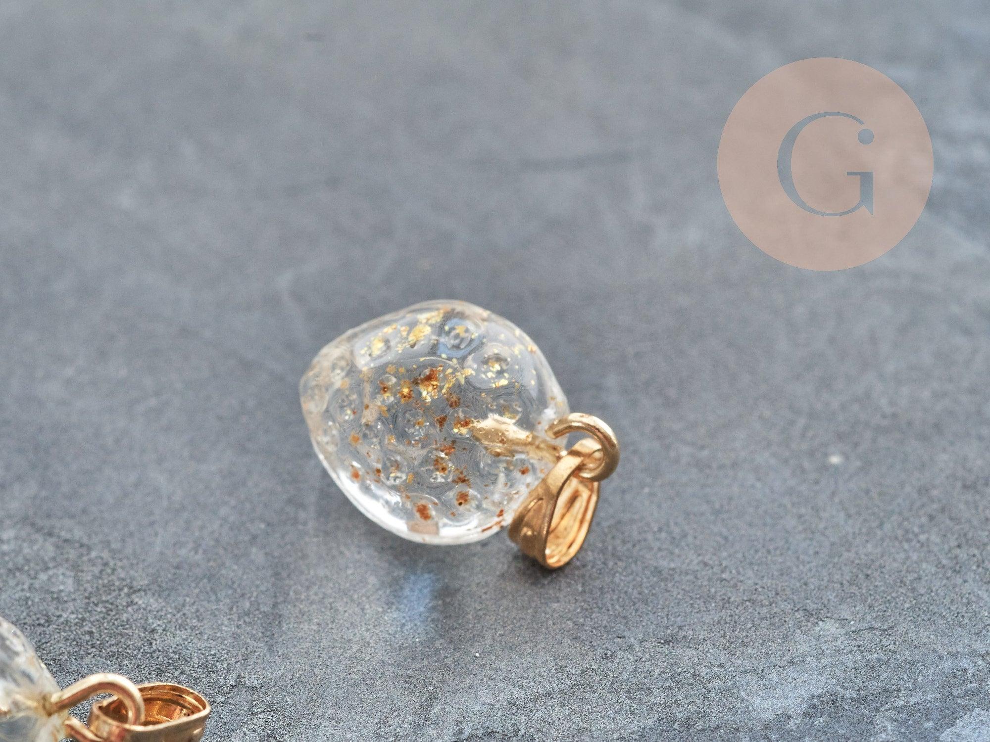 Pendentif Fraise verre transparent fer doré 17mm, collier pendentif , x1 (G9043)